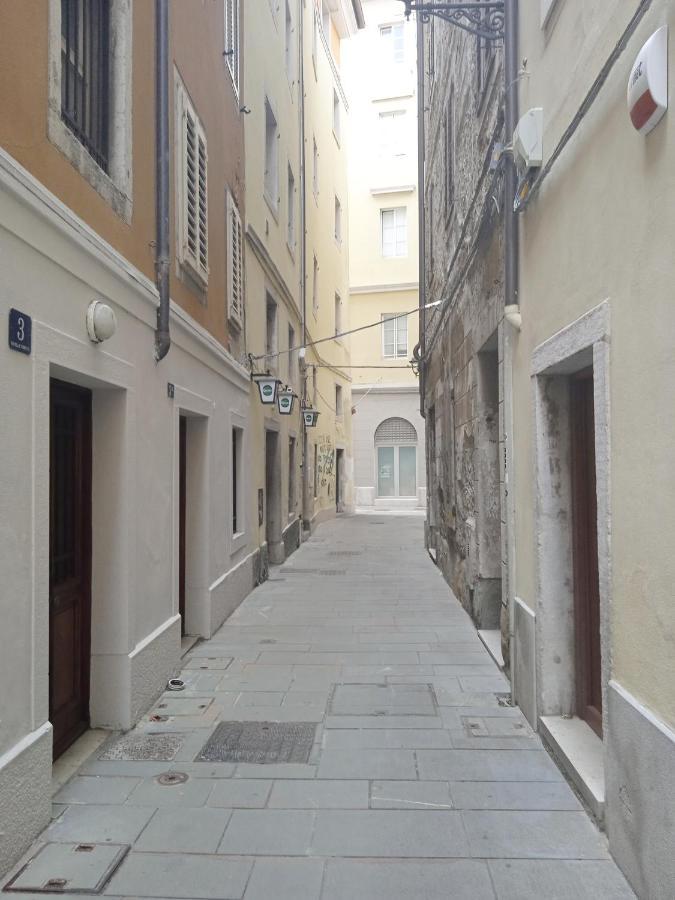 La Casa Di Uccia Apartment Trieste Luaran gambar